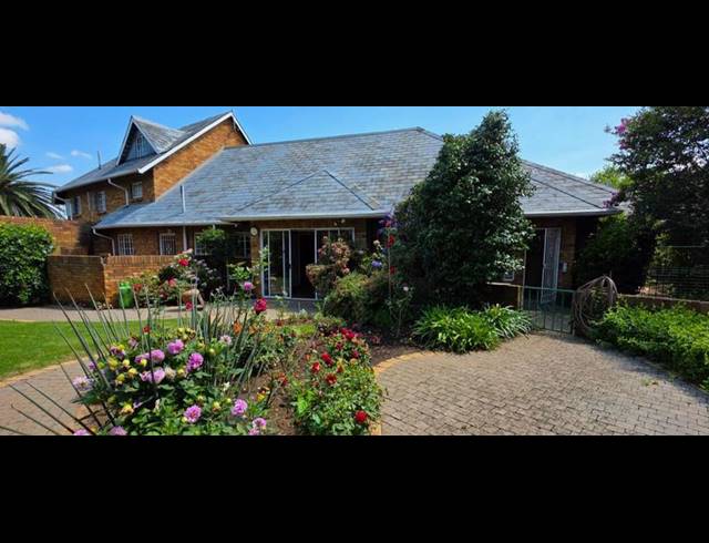 3 BEDROOM HOUSE FOR SALE IN DOWERGLEN